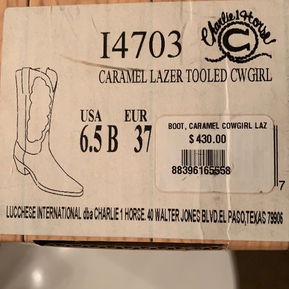 COPY - A pair of Charlie 1 Horse Cowboy boots  are size 7 not 61/2 as box says - Picture 6 of 6